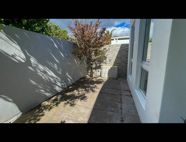 2 BEDROOM PROPERTY TO RENT IN SOMERSET WEST